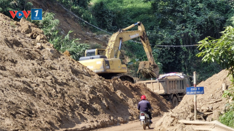 Quốc lộ 70 vẫn ngổn ngang sau bão số 3 (05/11/2024)