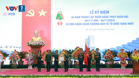 Phó Thủ tướng Hồ Đức Phớc mong muốn Ngân hàng thương mại cổ phẩn Quân đội tham gia nhiều hơn vào đầu tư xanh (04/11/2024)
