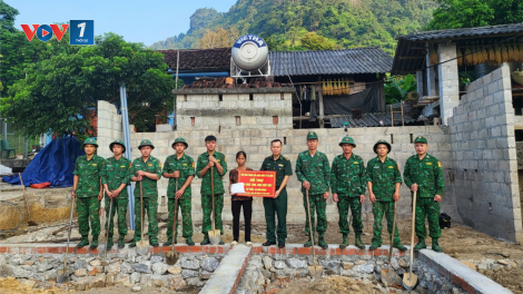 Bộ đội Biên phòng chung tay xóa nhà tạm, dột nát vùng biên giới Cao Bằng (07+08/12/2024)