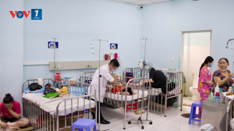 Dịch sởi bủa vây, lo ngại bùng phát mạnh dịp lễ Tết (19/12/2024)