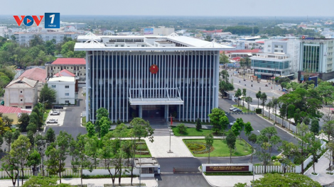 THỜI SỰ 18H CHIỀU 8/12/2024: Dịch vụ công trực tuyến của Cà Mau được đánh giá trong tốp đứng đầu cả nước, tạo nền móng cho công cuộc chuyển dịch của cơ quan nhà nước, doanh nghiệp và người dân địa phương lên không gian số.