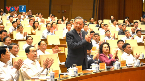 THỜI SỰ 6H NGÀY 1/12/2024: Hôm nay diễn ra Hội nghị trực tuyến toàn quốc tổng kết việc thực hiện Nghị quyết số 18 của Ban chấp hành Trung ương Đảng khóa 12 về đổi mới, sắp xếp tổ chức bộ máy của hệ thống chính trị tinh gọn, hoạt động hiệu lực, hiệu quả.