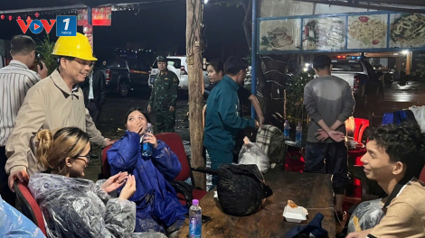 THỜI SỰ 6H SÁNG 16/12/2024: Gần 300 người được giải cứu khỏi điểm sạt lở trên đèo Khánh Lê, huyện Khánh Vĩnh, tỉnh Khánh Hòa.