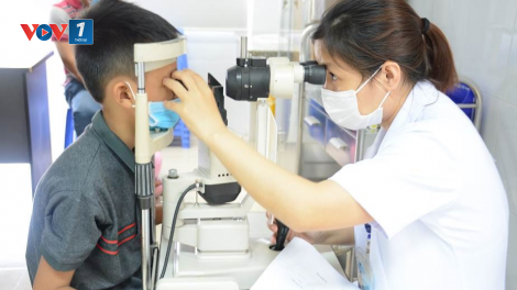 Ưu tiên chăm sóc và bảo vệ đôi mắt trẻ em