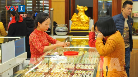 THỜI SỰ 12H TRƯA 19/2/2024: Thị trường ngày vía Thần tài sôi động. Đáng chú ý, giá vàng sáng nay ở thị trường trong nước bất ngờ giảm mạnh dù giá vàng thế giới đi lên.