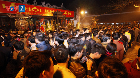 THỜI SỰ 24/2/2024: Đông đảo du khách và người dân tham dự lễ Khai ấn Đền Trần xuân Giáp Thìn tại Khu di tích đền Trần, tỉnh Nam Định.