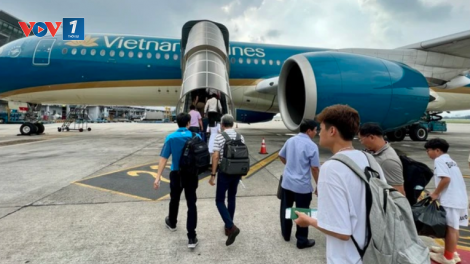 Làm thế nào để ngành du lịch và các doanh nghiệp giảm thiểu thiệt hại mỗi đợt giá vé máy bay tăng đột biến (23/03/2024)