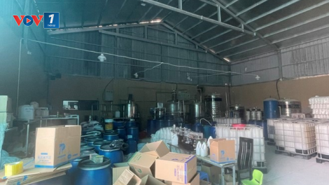Khởi tố một số đối tượng trong đường dây sản xuất, mua bán nước giặt giả quy mô lớn tại Hà Nội (26/03/2024)