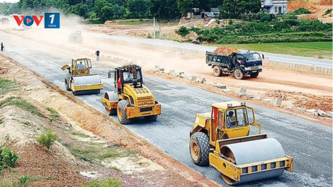 Bộ Tài chính đề nghị các Bộ, ngành, địa phương đẩy mạnh giải ngân vốn đầu tư công (17/04/2024)