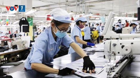 Hướng tới điều chỉnh tiền lương đủ sống, giảm giờ làm việc (13/06/2024}