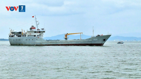 Tàu 628 Vùng 3 Hải quân luôn sát cánh cùng ngư dân mùa mưa bão (11/09/2024)
