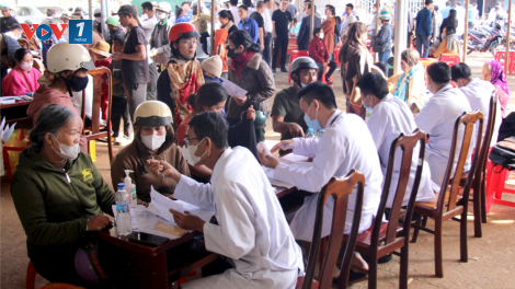 “Xuân tình nguyện - Tết nhân ái” đến với người dân vùng khó khăn Đắk Lắk (05/1/2025)