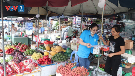 THỜI SỰ 21H30 ĐÊM 10/1/2025: Những thách thức đặt ra trong việc quản lý chủ hộ kinh doanh cá thể khi đối tượng này bắt buộc đóng bảo hiểm xã hội từ mùng 1 tháng 7 năm nay.