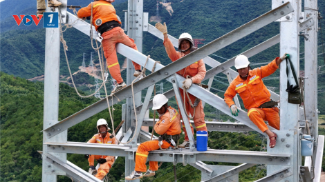 Lan tỏa “tinh thần mạch 3”, quyết tâm về đích nhiều dự án truyền tải điện cấp bách trong năm 2025 (08/01/2025)