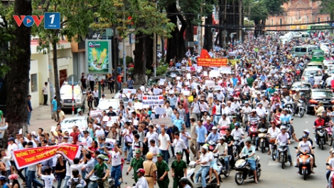 Đừng né tránh Luật Biểu tình. (18/02/2016)