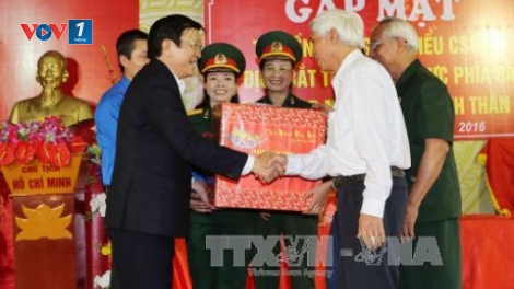 Chủ tịch nước Trương Tấn Sang gặp mặt các chiến sỹ cách mạng bị địch bắt tù đầy khu vực phía Bắc. (Thời sự chiều 14/02/2016)