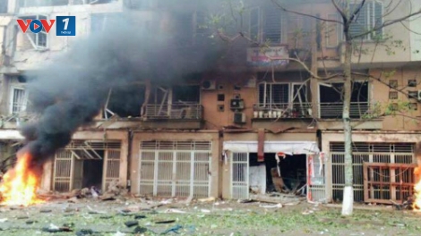 Thông tin ban đầu cho biết có 4 người đã thiệt mạng trong vụ nổ lớn ở Văn Phú - Hà Đông, ngay trong ngày Hà Nội phát động Tuần lễ quốc gia an toàn vệ sinh lao động, phòng, chống cháy nổ lần thứ 18. (Thời sự chiều 19/3/2016)