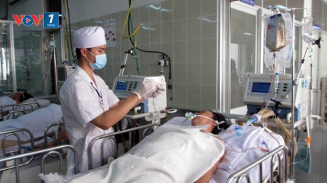 Trước nguy cơ có thể gia tăng dịch bệnh ở người và gia cầm dịp Tết Nguyên Đán, Bộ Y tế yêu cầu các địa phương phải trực 24/24 giờ trong tất cả các ngày nghỉ lễ, đồng thời chuẩn bị đầy đủ thuốc, vật tư, hóa chất, trang thiết bị để phòng chống dịch bệnh. (06/02/2016)