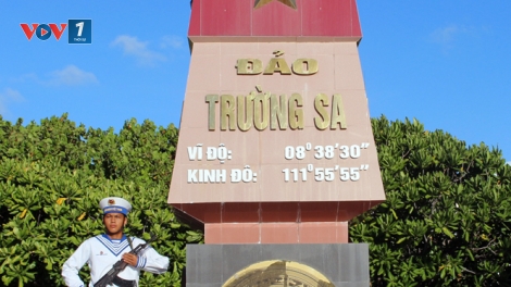 Bộ đội Trường Sa sẵn sàng hỗ trợ giúp đỡ ngư dân trong mọi hoàn cảnh. (29/01/2016)