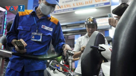 Điều hành xăng dầu cần linh hoạt trong bối cảnh giá dầu thế giới giảm. (25/01/2016)