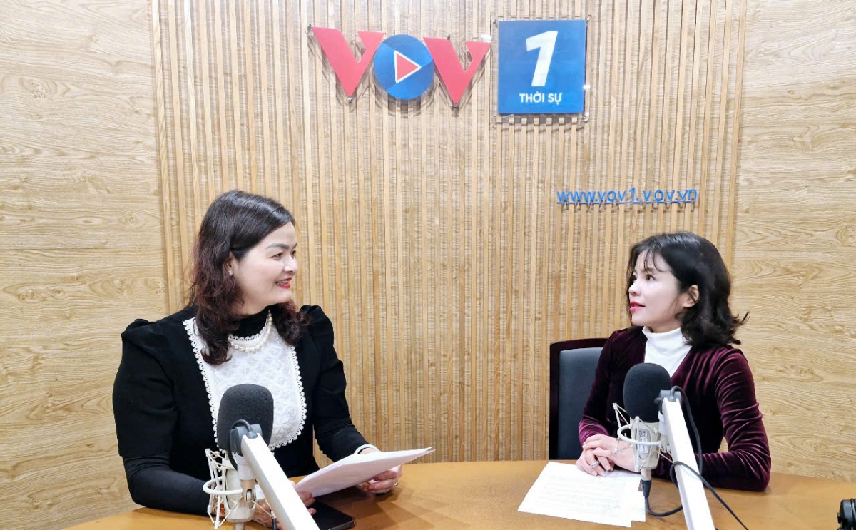 BS Kim Anh và BTV chương trình