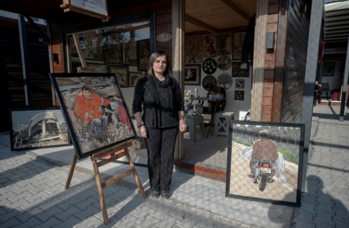 Nghệ sĩ Eser Mansuroglu (Ảnh: OZAN KOSE)