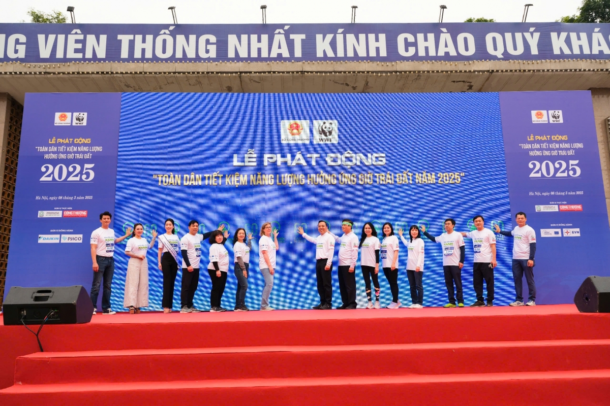 Bộ Công Thương bấm nút phát động "Toàn dân TKNL hưởng ứng Giờ Trái đất năm 2025" và Giải chạy hưởng ứng "Toàn dân TKNL hưởng ứng Giờ Trái đất năm 2025"