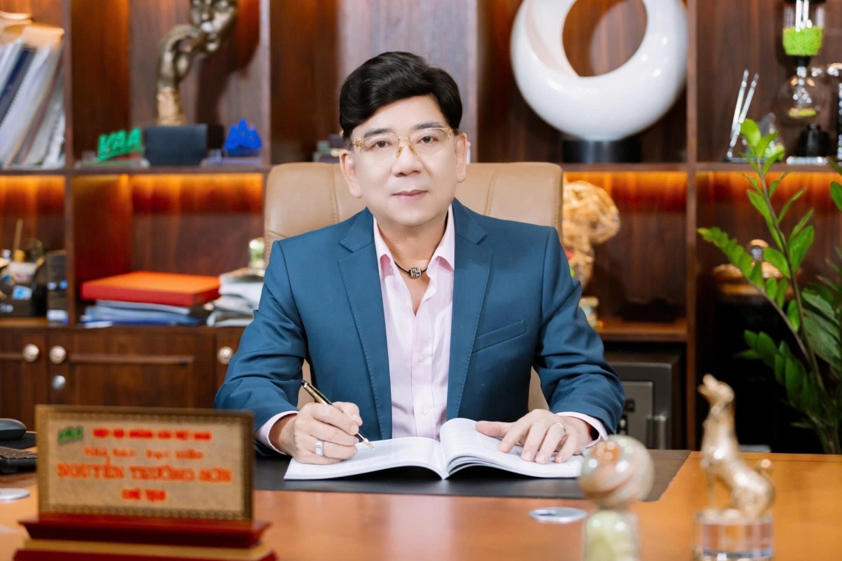 Nhà báo, Đạo diễn Nguyễn Trường Sơn, Chủ tịch Hiệp hội Quảng cáo Việt Nam, thành viên ban soạn thảo sửa đổi bổ sung Luật Quảng cáo