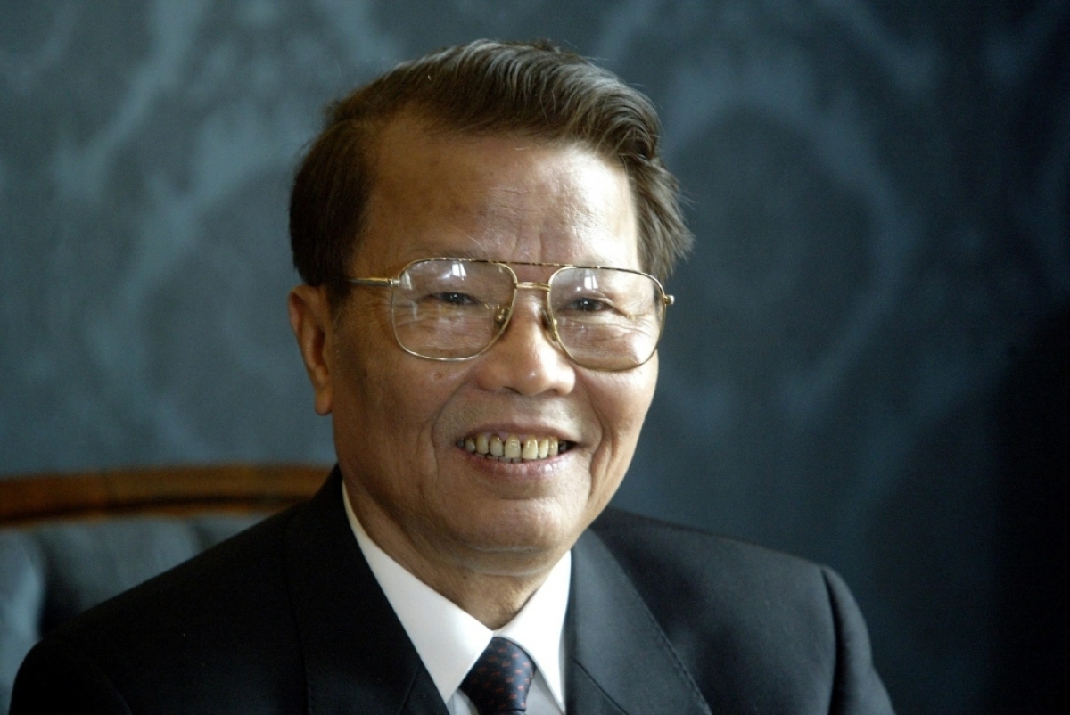 Ông Trần Đức Lương trong chuyến thăm tới Hungary ngày 19/5/2004.