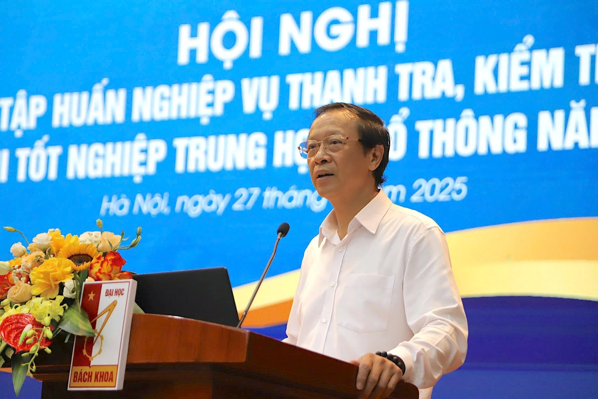 Thứ trưởng thường trực Bộ Giáo dục và Đào tạo Phạm Ngọc Thưởng
phát biểu tại Hội nghị