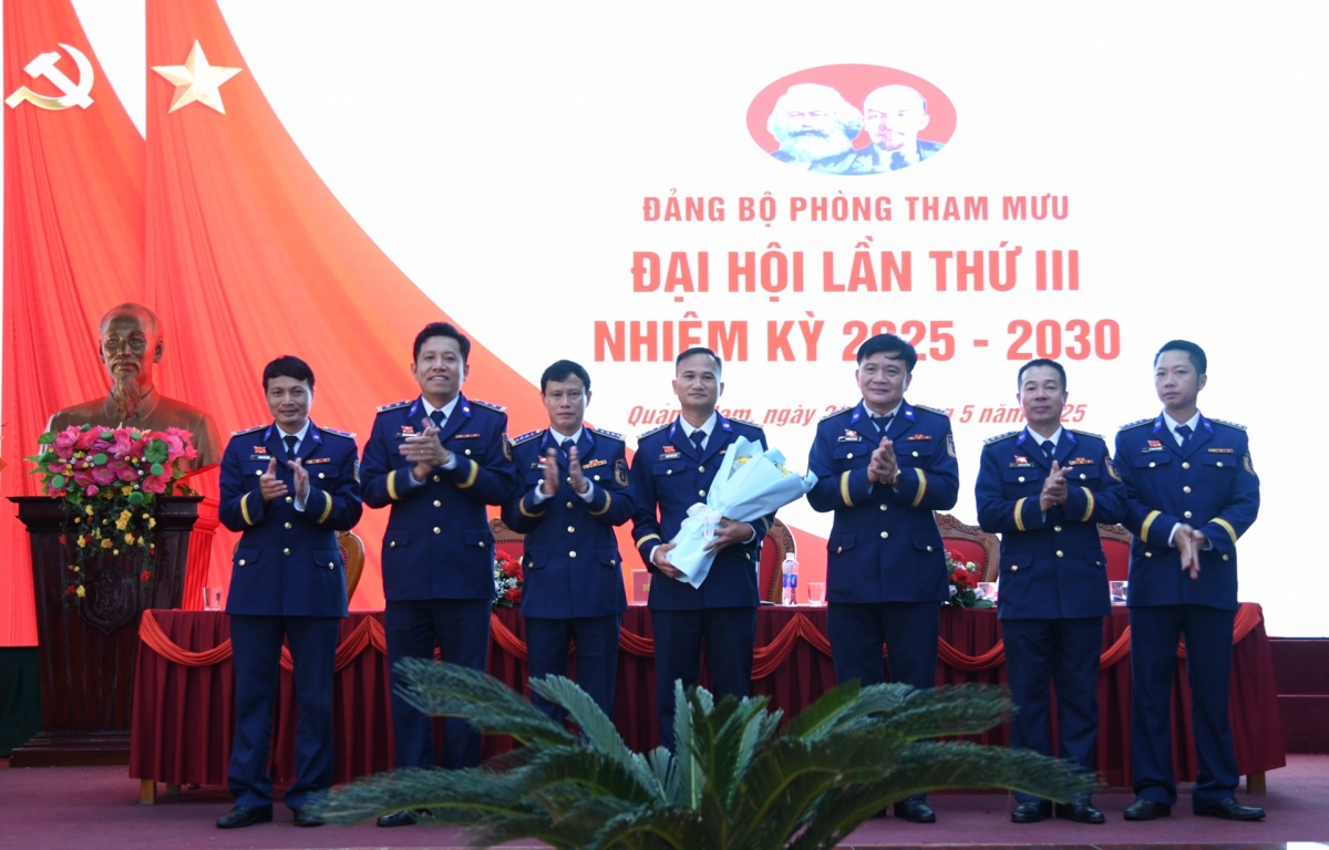 Ban chấp hành đảng bộ Phòng Tham mưu nhiệm kỳ 2025 – 2030 ra mắt Đại hội