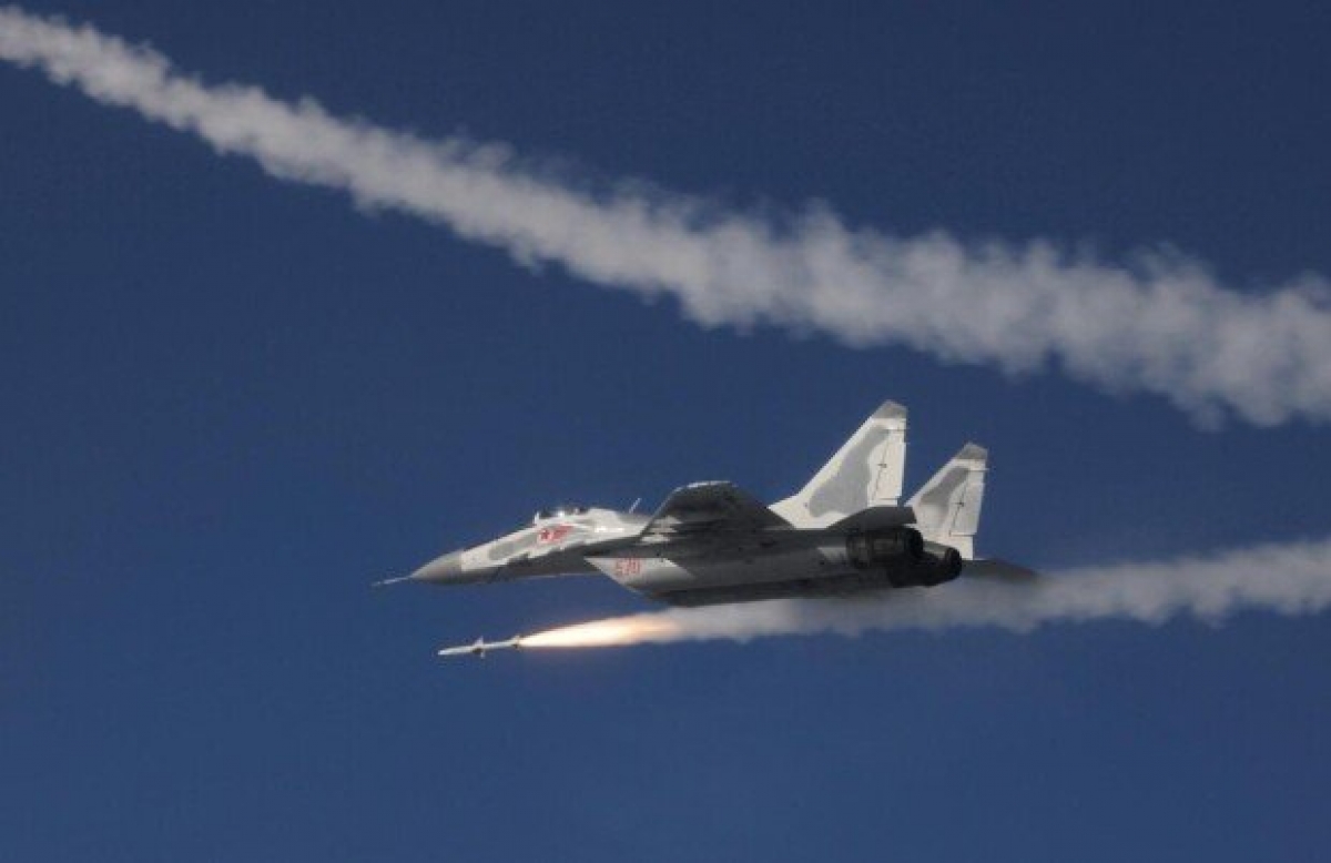 Hình ảnh tên lửa không đối không của Triều Tiên được phóng từ tiêm kích phản lực Mig-29 do KCNA lần đầu tiên công bố