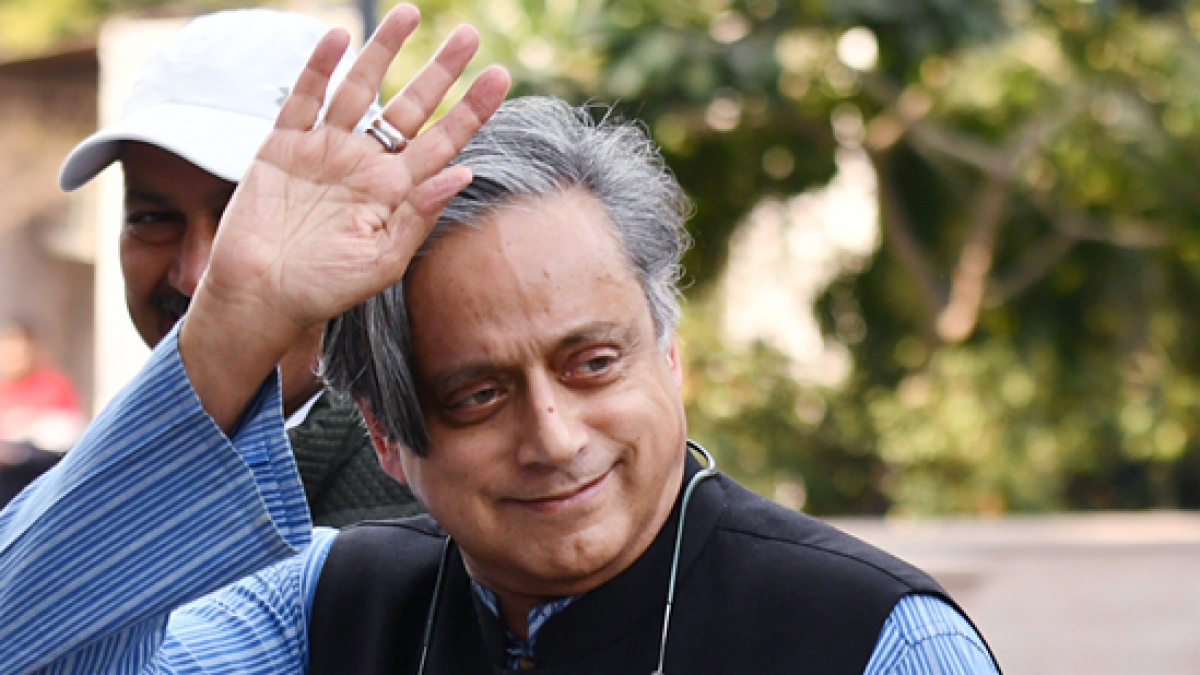Nghị sỹ Shashi Tharoor của Đảng Quốc đại, nhà ngoại giao kỳ cựu của Ấn Độ được chọn vào danh sách gần 60 đại diện các đảng phái đi vận động ngoại giao lần này (Hindustan Times)