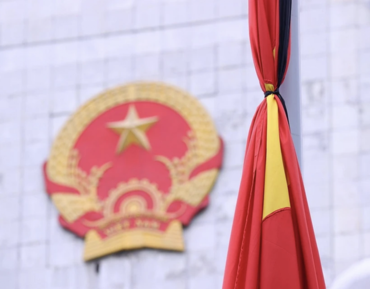 Cả nước treo cờ rủ và không tổ chức các hoạt động vui chơi, giải trí công cộng trong thời gian diễn ra Lễ Quốc tang nguyên Chủ tịch nước Trần Đức Lương ngày 24 và 25 tháng 5.