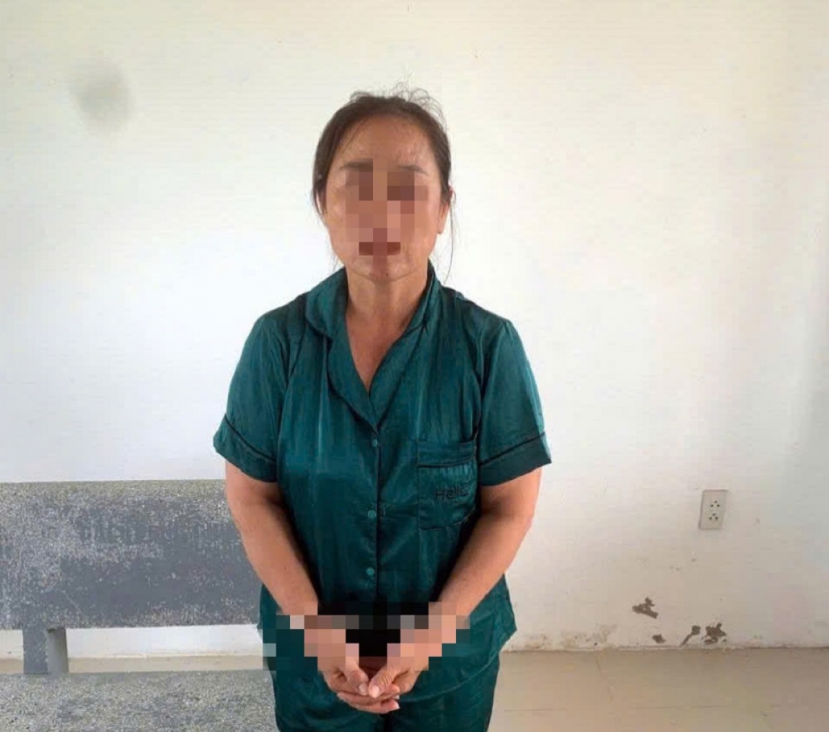 Bà Phan Thị Mai Hương tại cơ quan công an.