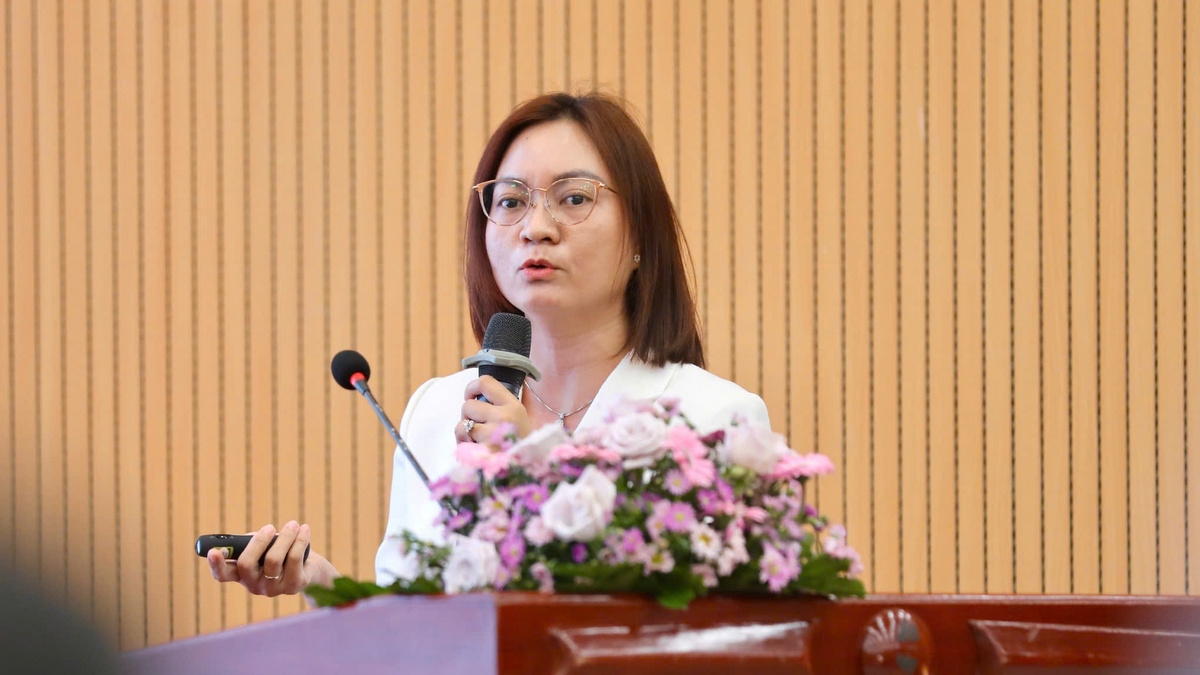 Bà Nguyễn Thị Trúc Vân – Phó Phòng Kế hoạch Tổng hợp, Viện Kiểm nghiệm thuốc TP.HCM (ảnh Hội thảo “Thuốc giả - hệ lụy thật: Giải pháp nào ngăn chặn” - Báo Tiền phong)