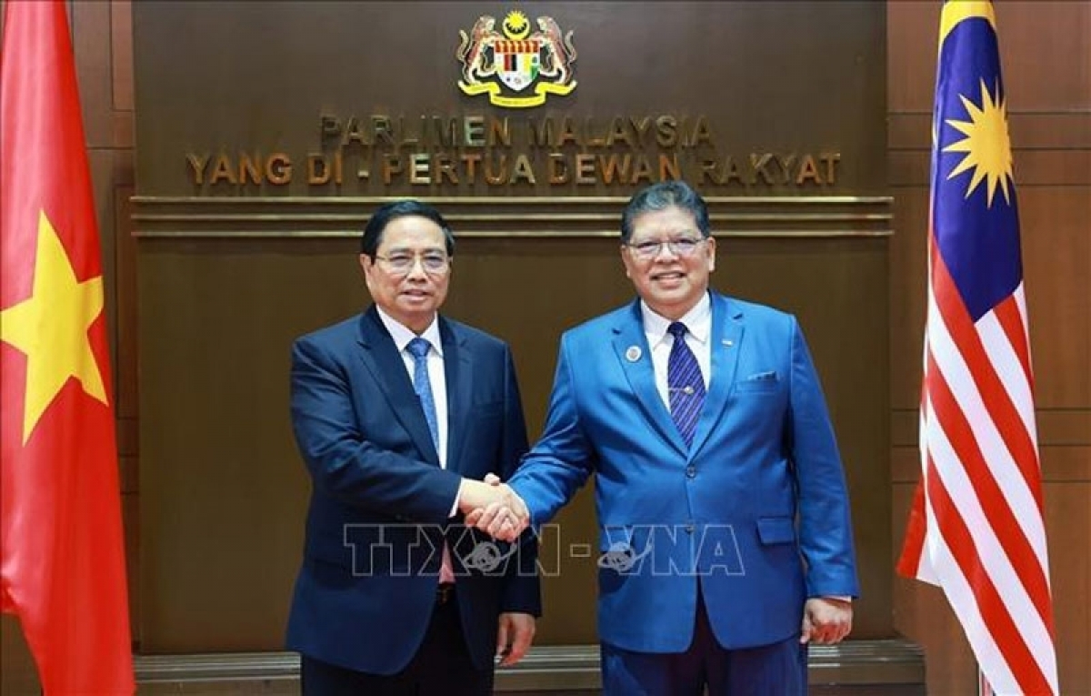 Thủ tướng Phạm Minh Chính hội kiến Chủ tịch Hạ viện Malaysia Tan Sri Dato' Johari Bin Abdul. Ảnh: TTXVN