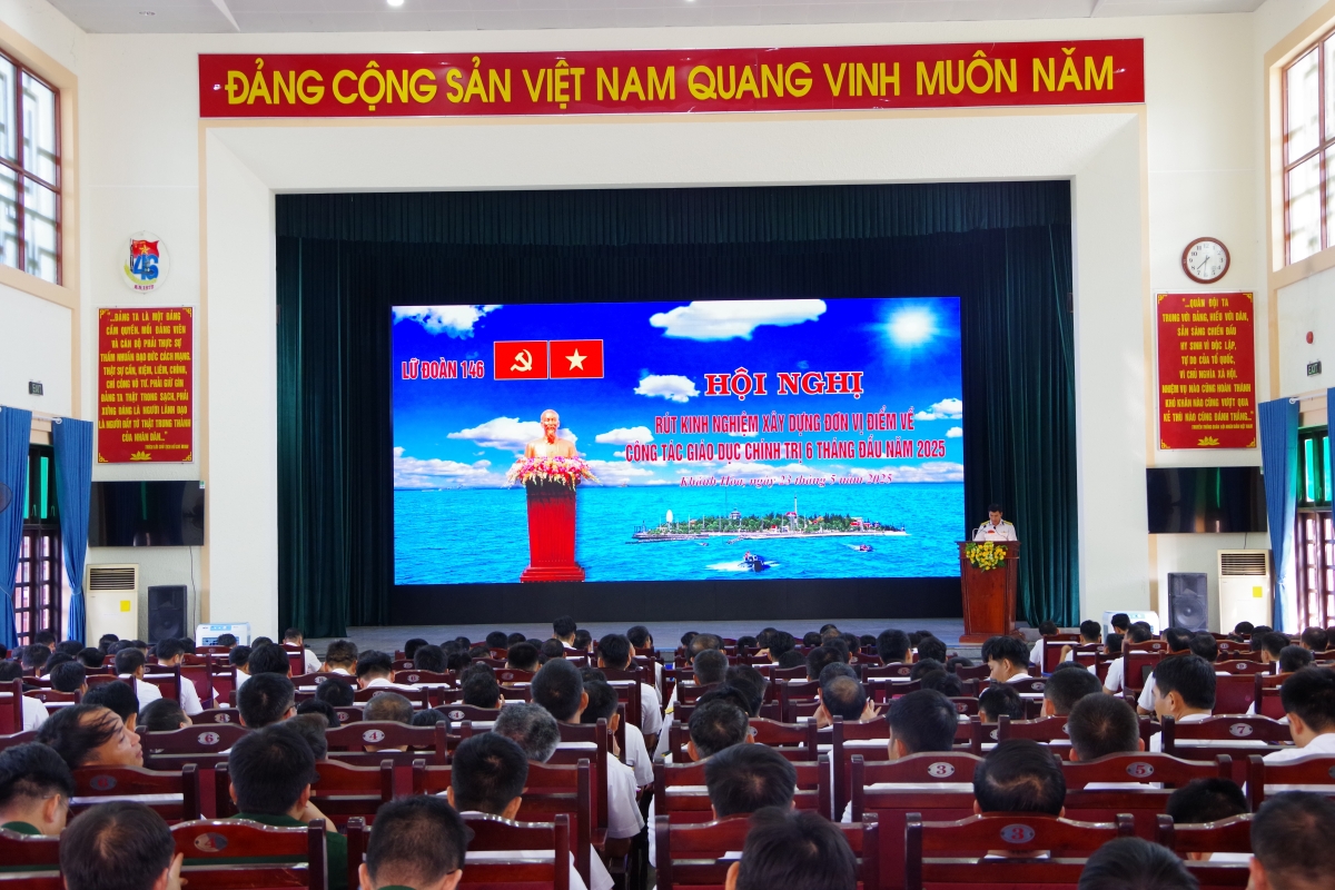 Quang cảnh hội nghị