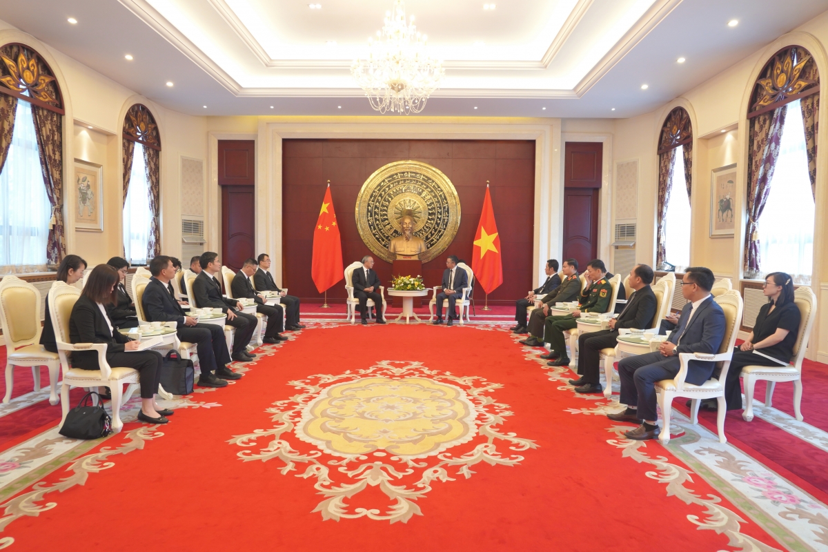 Đồng chí Hồ Xuân Hoa phát biểu chia buồn. Ảnh: Trung Kiên/VOV Bắc Kinh