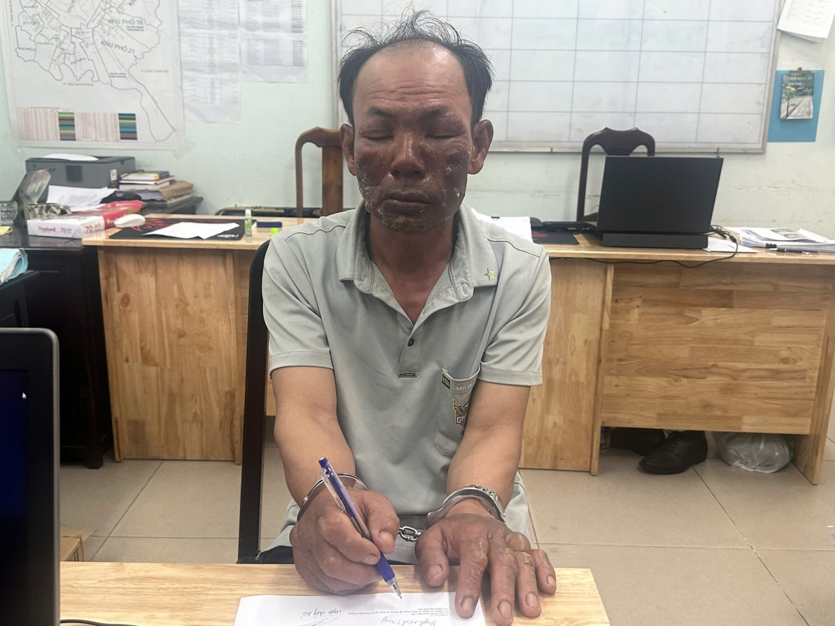 Nghi can Huỳnh Minh Trung khai nhận do mâu thuẫn tình cảm với bà N.T.T nên phóng hoả để giết nạn nhân. (Ảnh: CACC)
