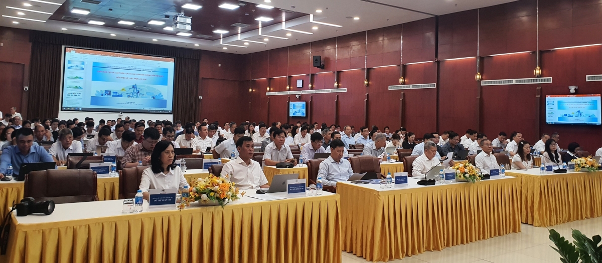 Hội nghị được tổ chức trực tiếp và trực tuyến