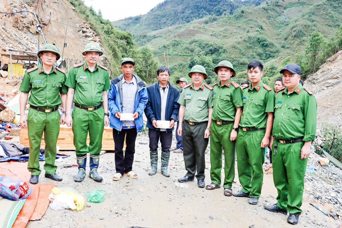 Gia đình người bị nạn nhận được sự quan tâm, hỗ trợ của nhiều cơ quan, đơn vị, chính quyền địa phương