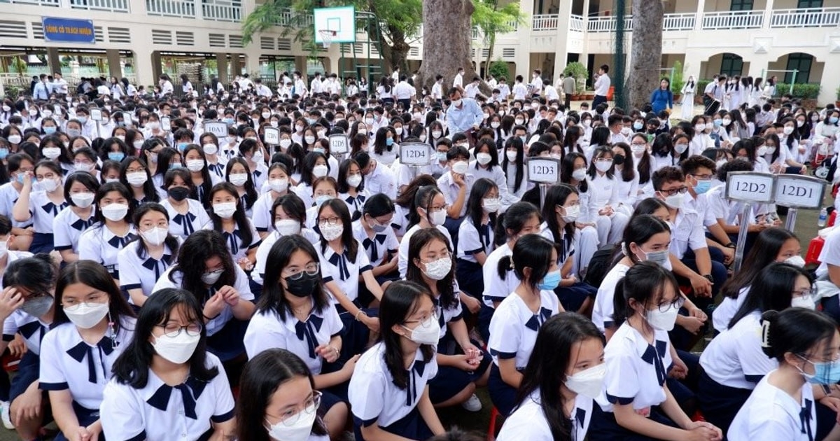 Quốc hội thảo luận về Dự thảo Nghị quyết miễn giảm học phí cho học sinh.