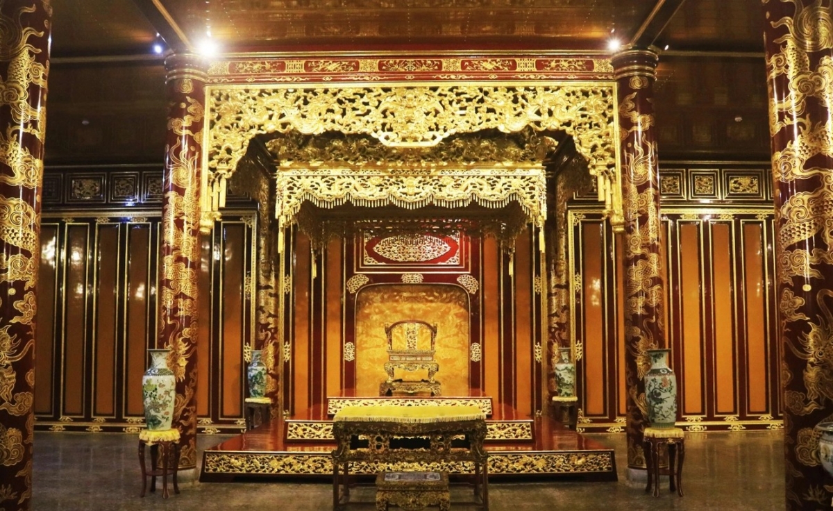 Ngai vàng triều Nguyễn đặt tại điện Thái Hòa là Bảo vật quốc gia