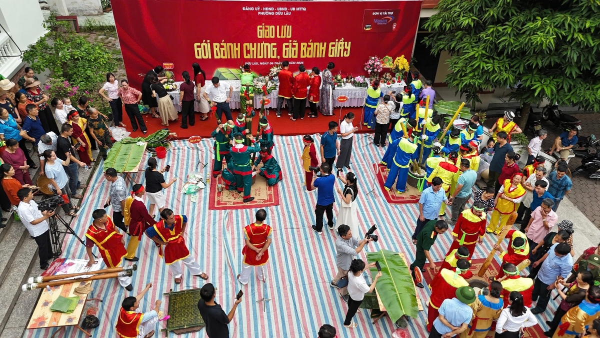 Buổi kính lễ được tổ chức với qui mô lớn