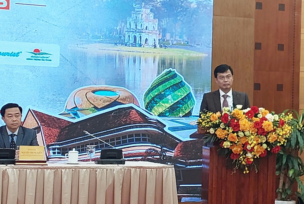 Ông Đinh Văn Tuấn phát biểu tại buổi họp báo