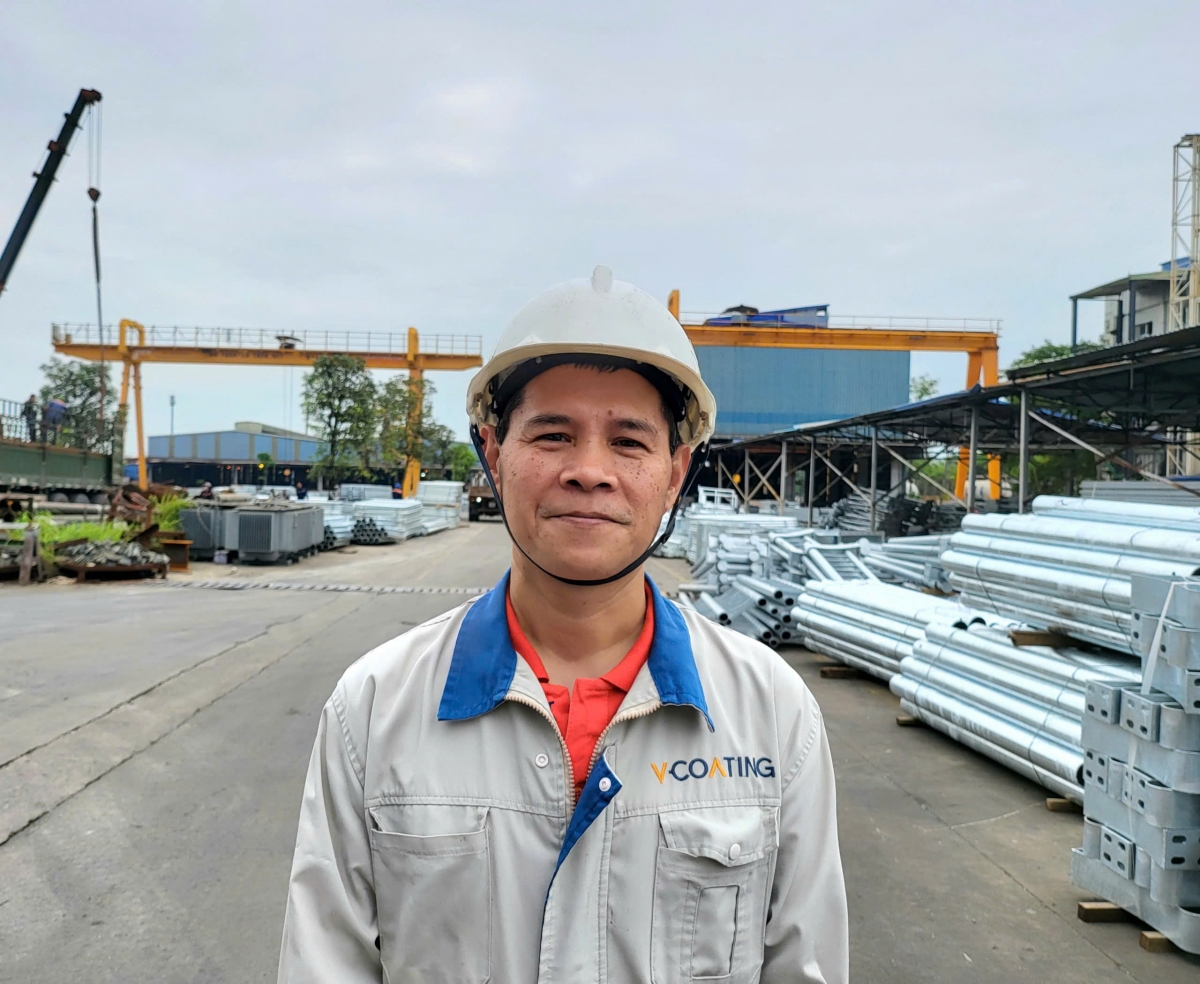 Ông Nguyễn Hồng Thắng, Phó Tổng giám đốc thường trực của Công ty CP Việt Vương (kiêm Giám đốc NM sản xuất cột thép)