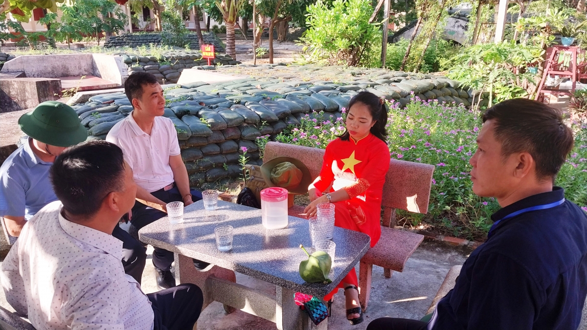 Vườn cây rợp bóng mát ở xã đảo Sinh Tồn, Trường Sa, Khánh Hòa