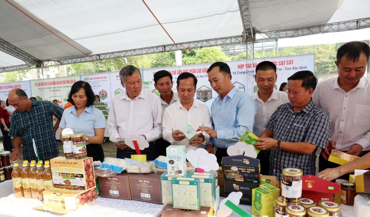 Chợ phiên nông sản an toàn tỉnh Bắc Ninh, phiên thứ 3 năm 2024. (Ảnh: Công thông tin điện tử Bắc Ninh)
