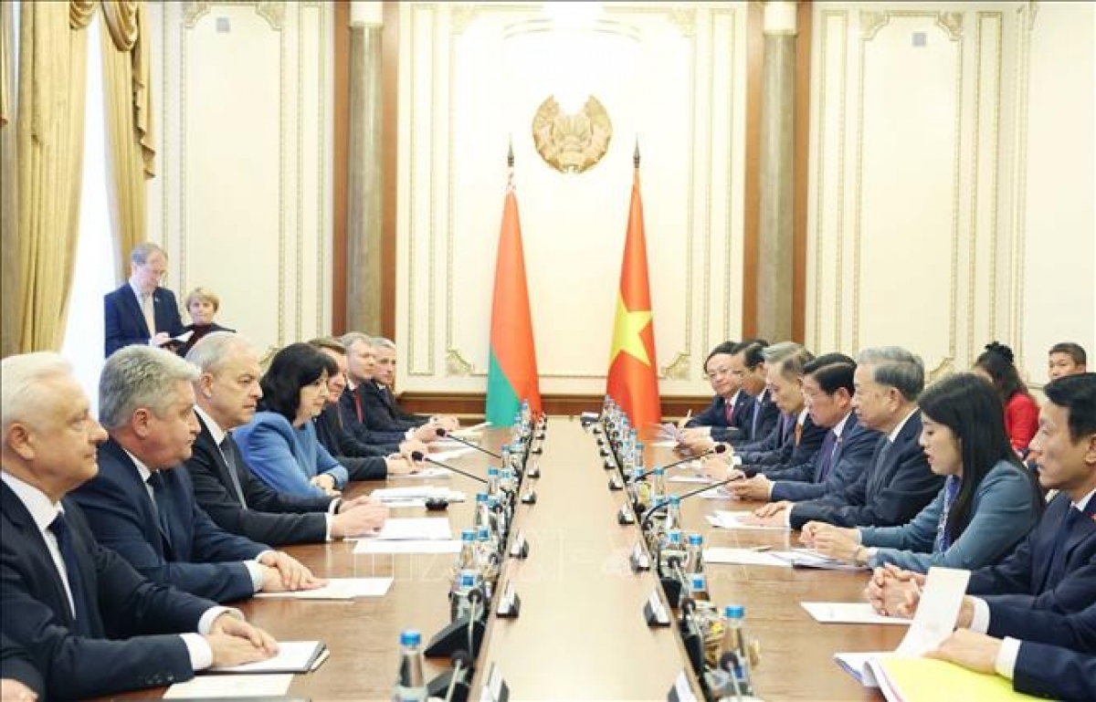 Tổng Bí thư Tô Lâm hội kiến Chủ tịch Thượng viện Natalya Kochanova và Chủ tịch Hạ viện Igor Sergeyenko của Belarus.